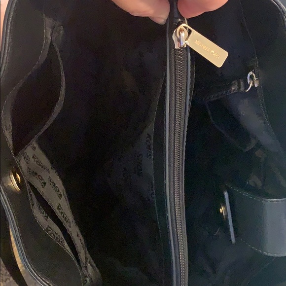 Purse , wallet and shoes 71/2 - Picture 2 of 6